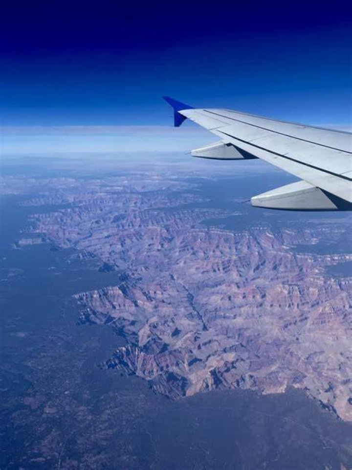 Can you see a plane at 35000 feet from the ground?