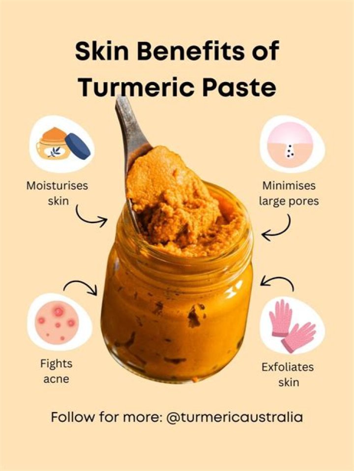 How do you make turmeric paste for acne?