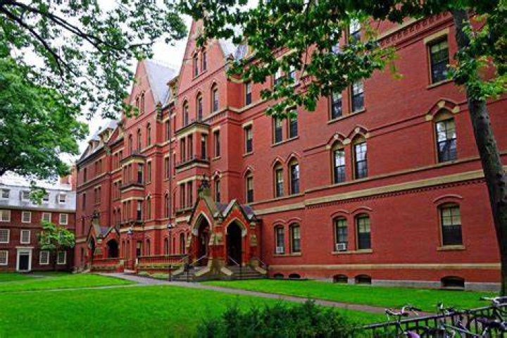 Is Harvard a pretty campus?