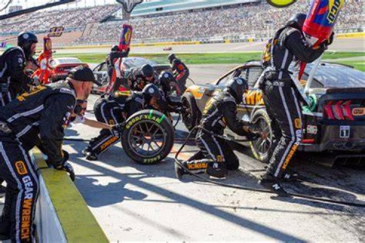 Is there a NASCAR racing school?
