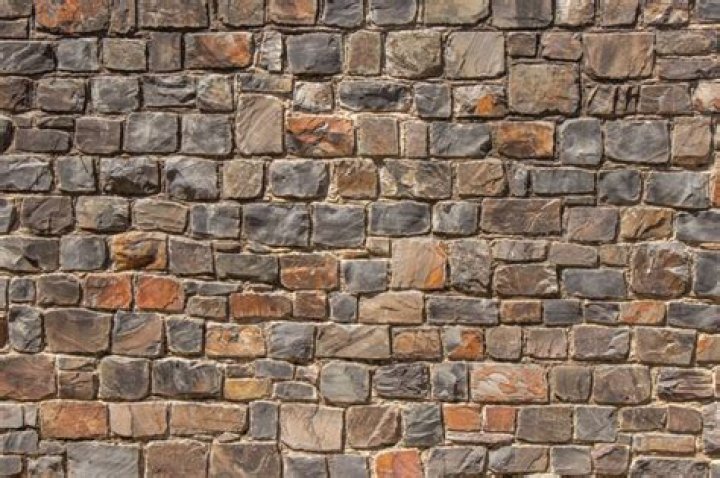 Should natural stone be sealed?