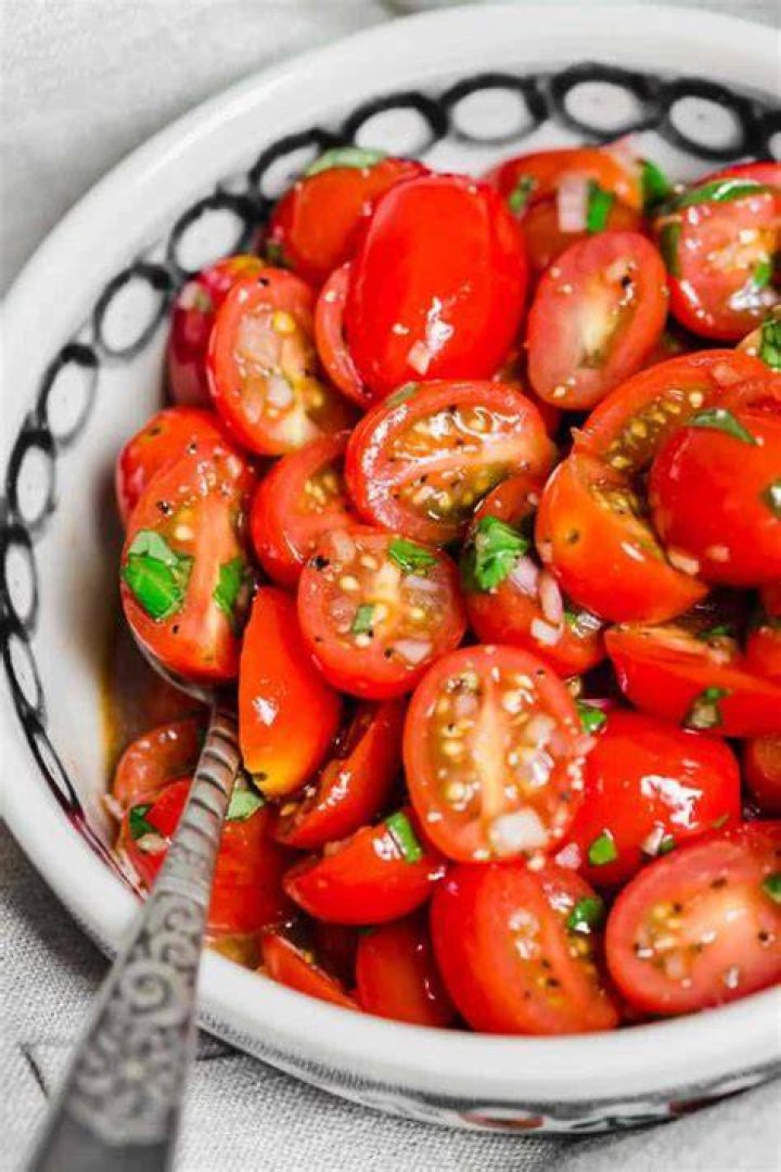 What is the best tomato for salad?